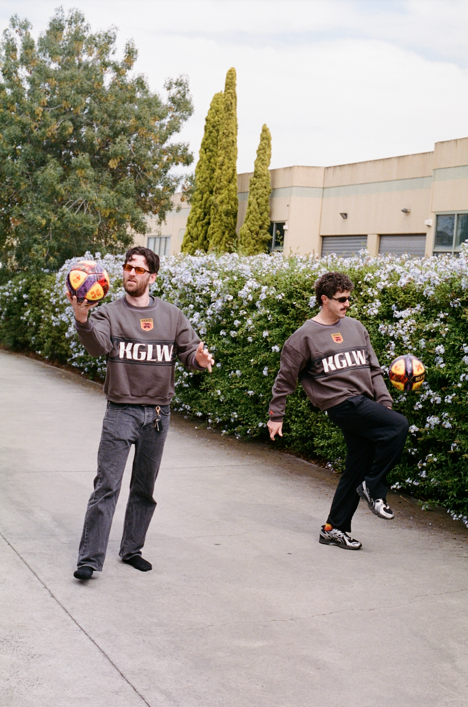 KGLW x MUNDIAL x R.SPORT Football Box Crew
